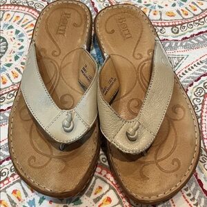 Born Beige Leather Flip Flop Sandals size 7 women’s